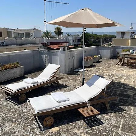 Bianca, Seaside Panoramic Rooftop Apartment Savelletri
