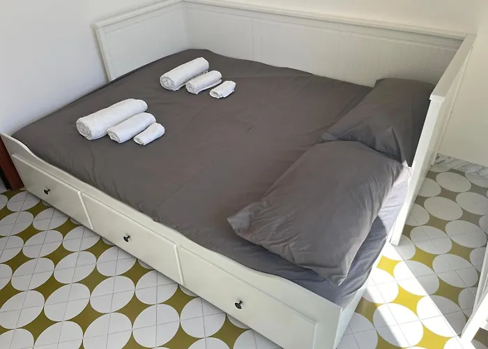 Bianca, Seaside Panoramic Rooftop Apartment *